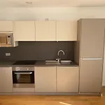 2 Bedroom Apartment In The Heart Of Manchester City Centre